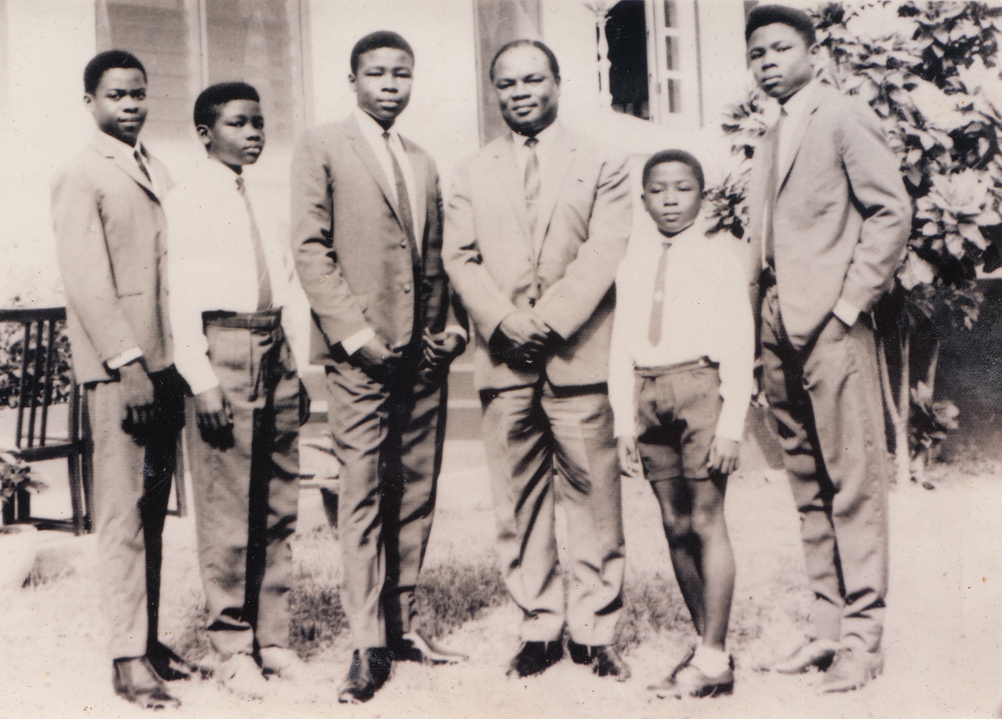 WL-with-brothers-and-father